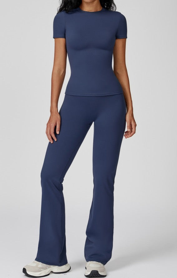 Sculpting Flare Pants